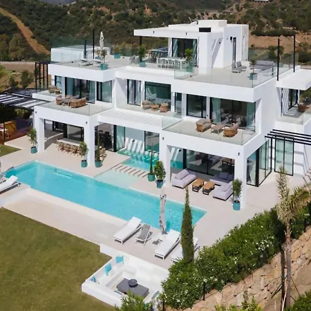 Super Lujo Y Privacidad En Un Entorno Idilico Villa Estepona