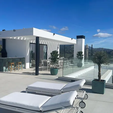 Super Lujo Y Privacidad En Un Entorno Idilico Estepona