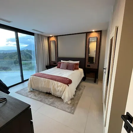 Super Lujo Y Privacidad En Un Entorno Idilico Villa Estepona