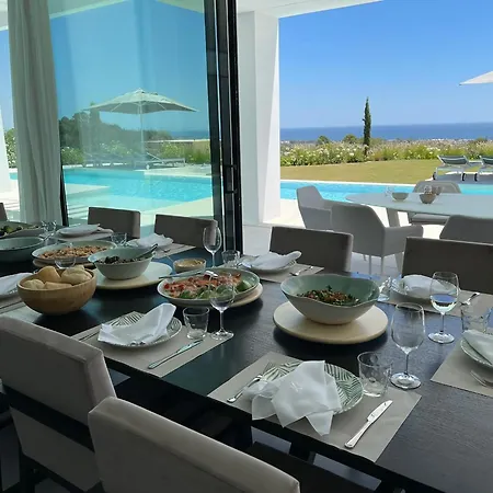 Super Lujo Y Privacidad En Un Entorno Idilico Estepona