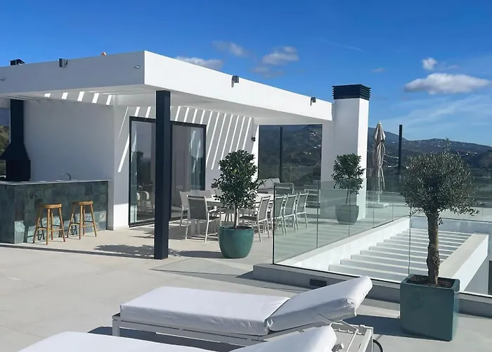 Super Lujo Y Privacidad En Un Entorno Idilico Estepona
