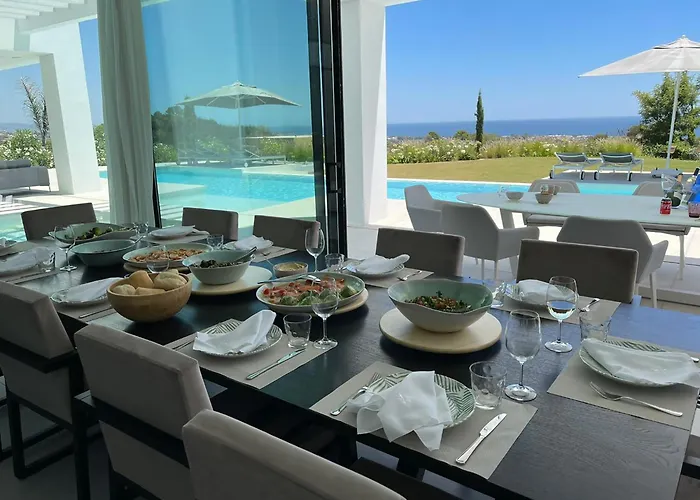 Super Lujo Y Privacidad En Un Entorno Idilico Estepona